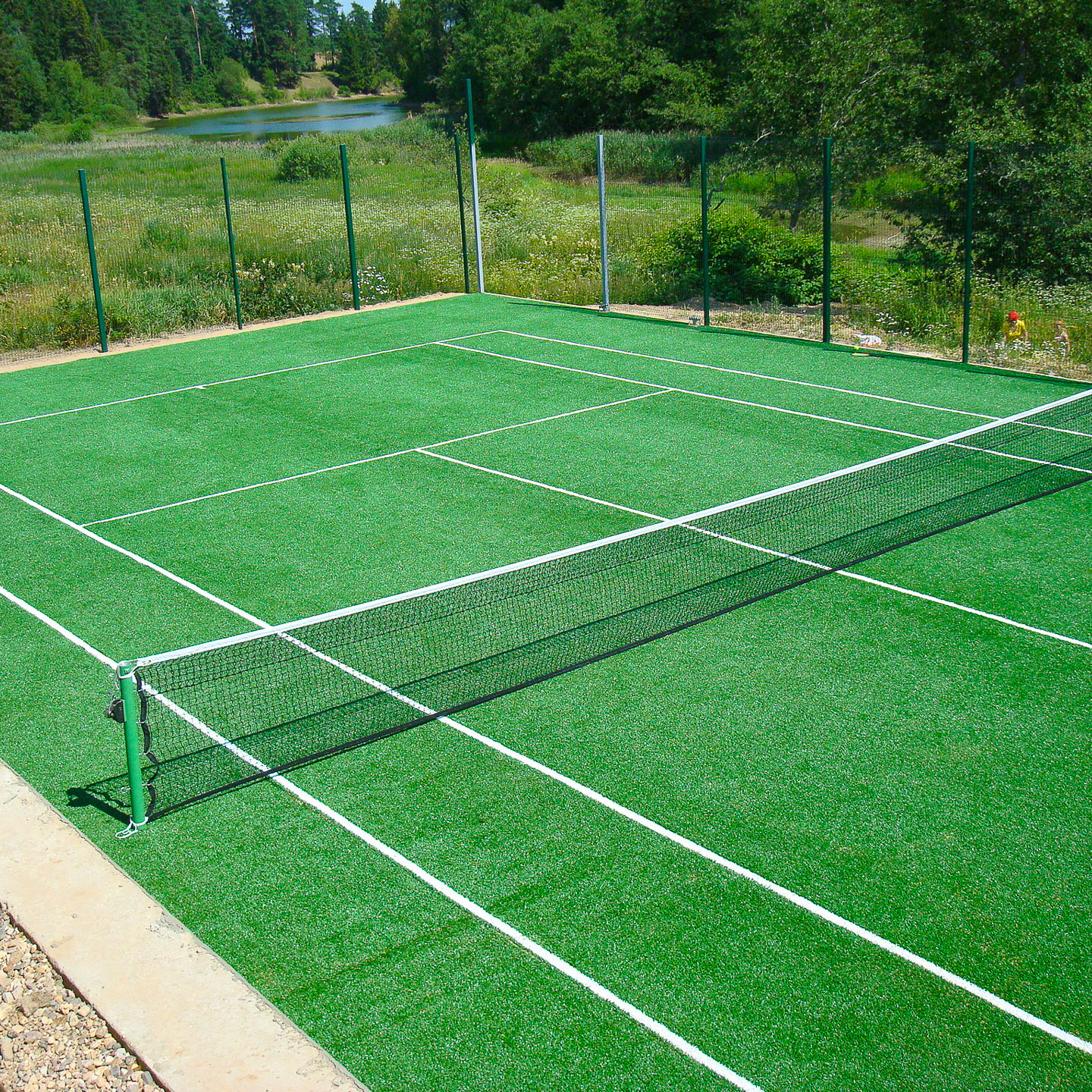Какое поле теннисный. Покрытие теннисного корта трава. Травяной теннисный корт Коломяги. Теннисные корты Торекс. Большой теннис корт.